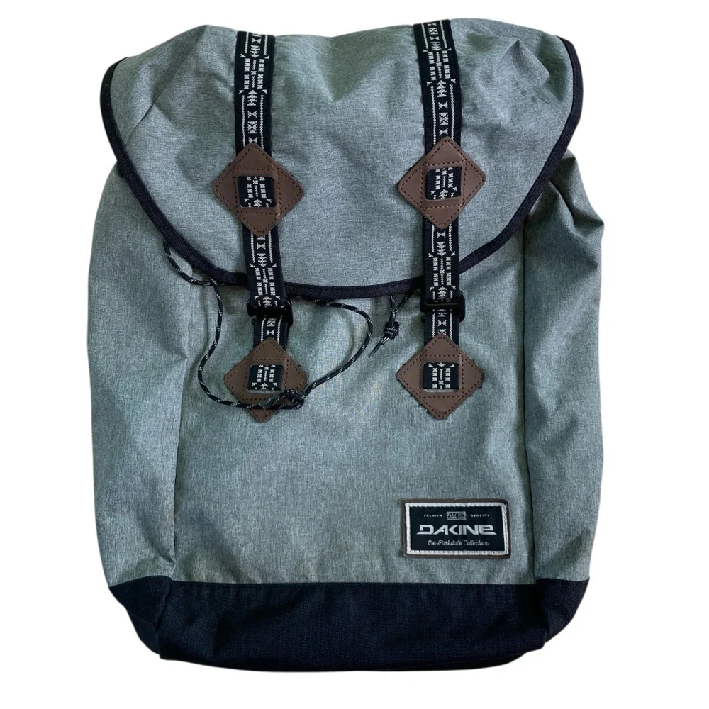 Dakine Trek 26L‎ Backpack Gray/Black Laptop Sleeve